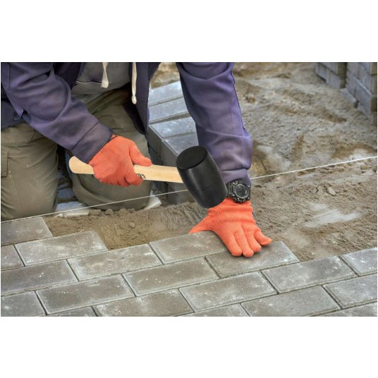 CZARNY GUMOWY MŁOTEK Z DREWNIANYM TRZONKIEM