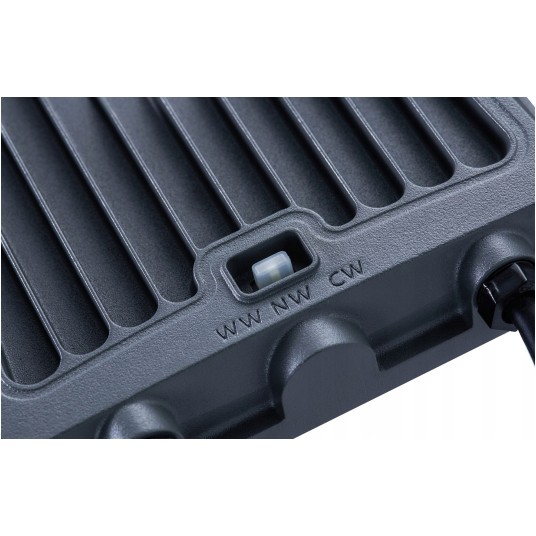 NAŚWIETLACZ LEDINAIRE PIR 30W CCT